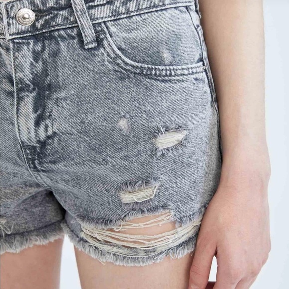 Women ripped short size 26 - Picture 4 of 4